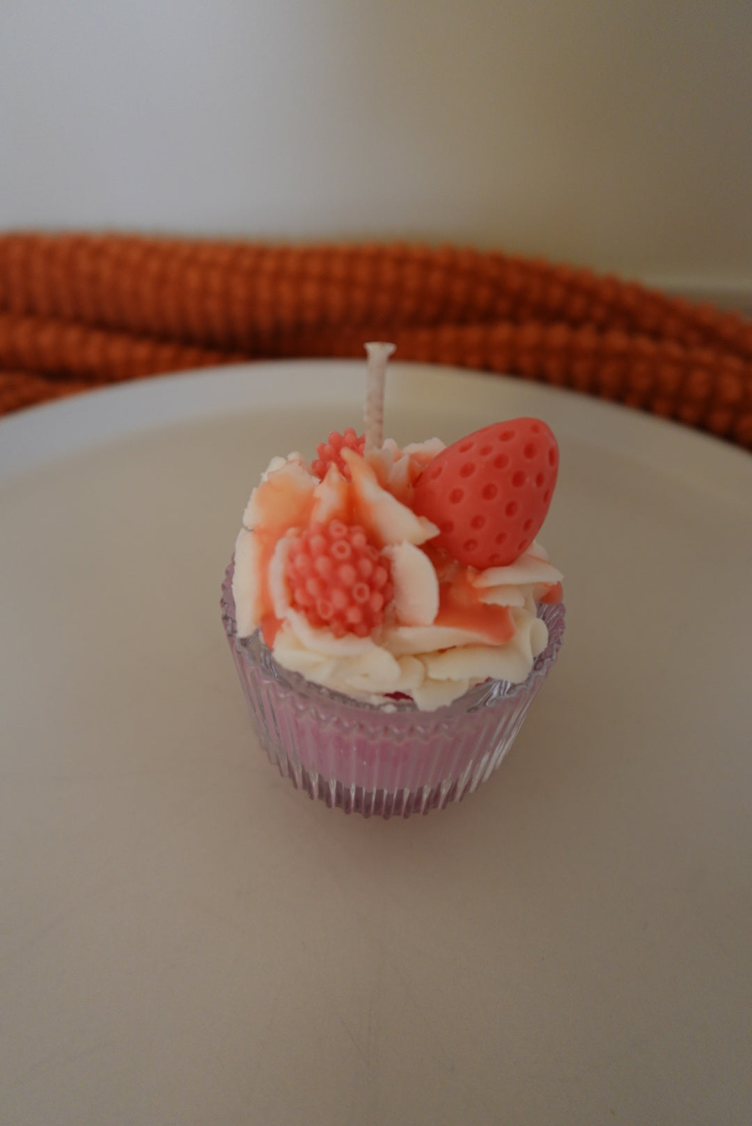 KLEINE STRAWBERRY-CREAM CANDLE 🍓🕯️