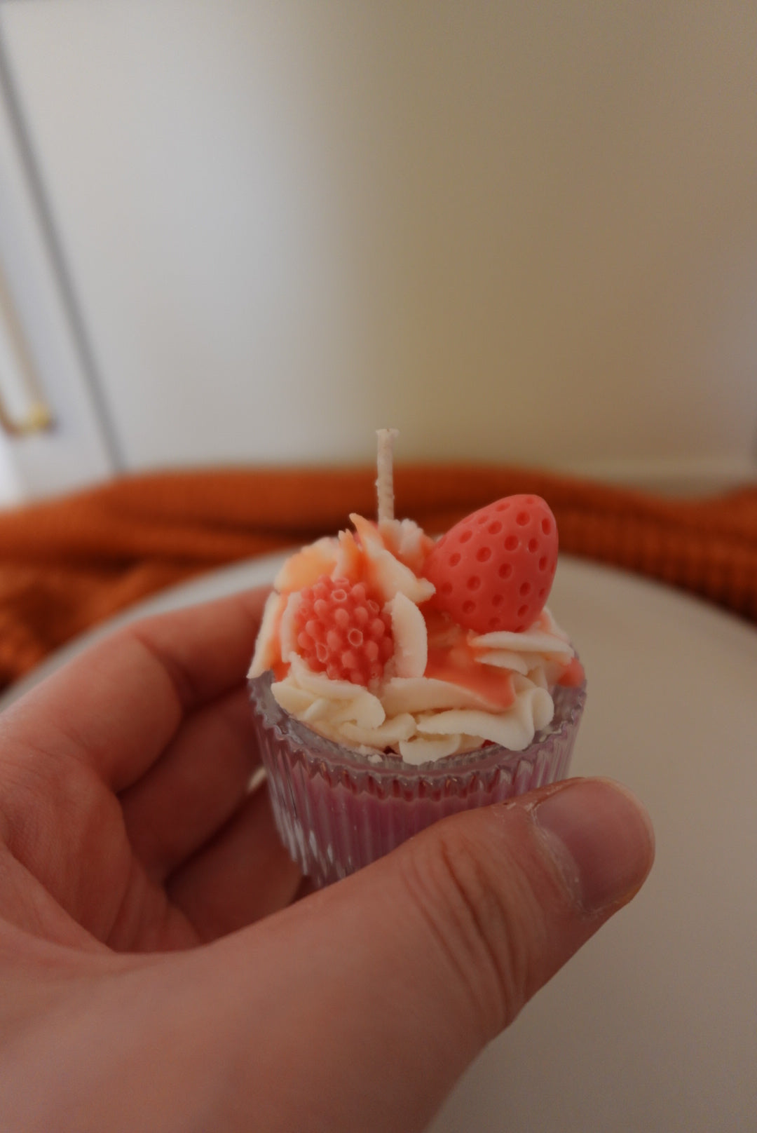 KLEINE STRAWBERRY-CREAM CANDLE 🍓🕯️