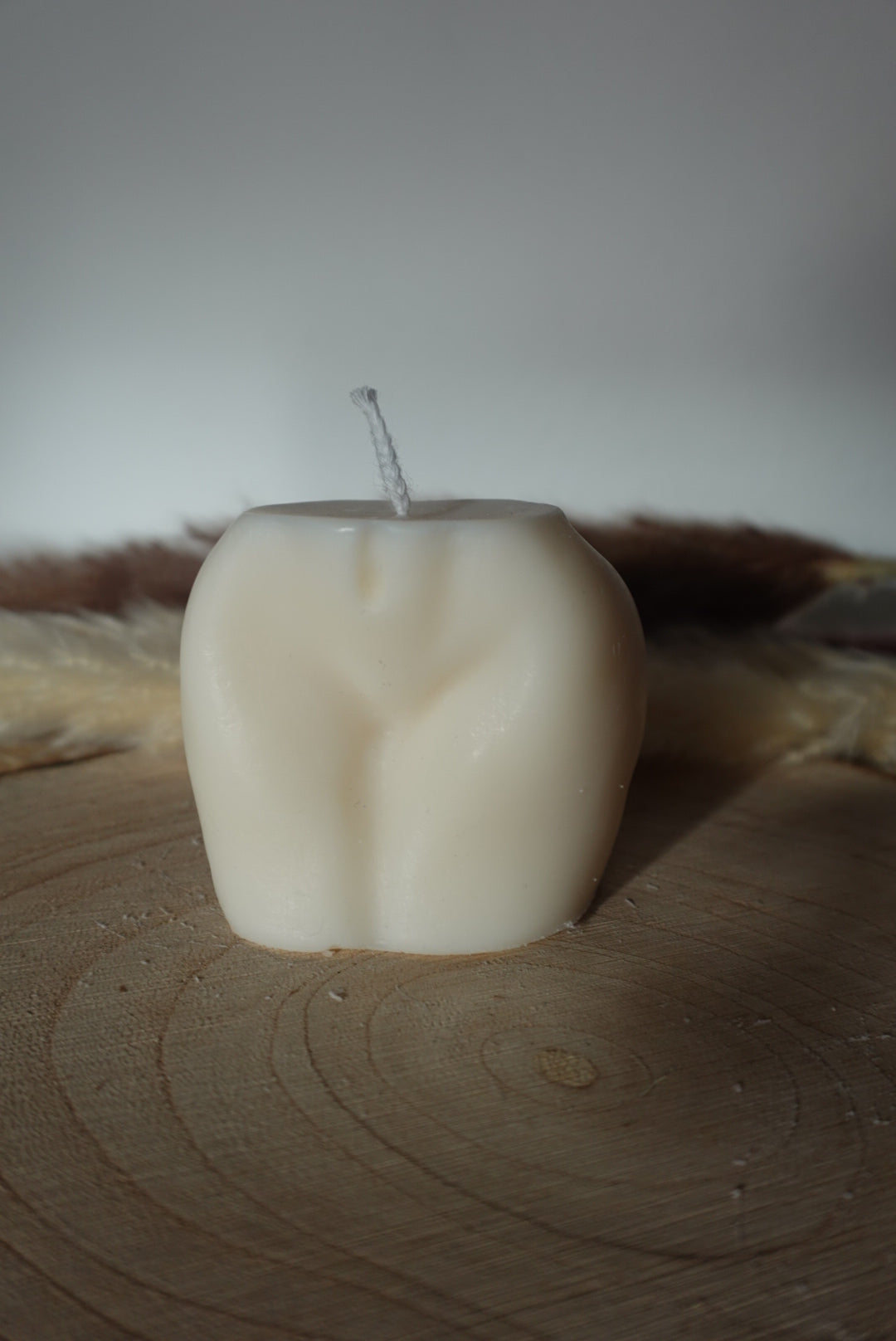 WOMAN CANDLE