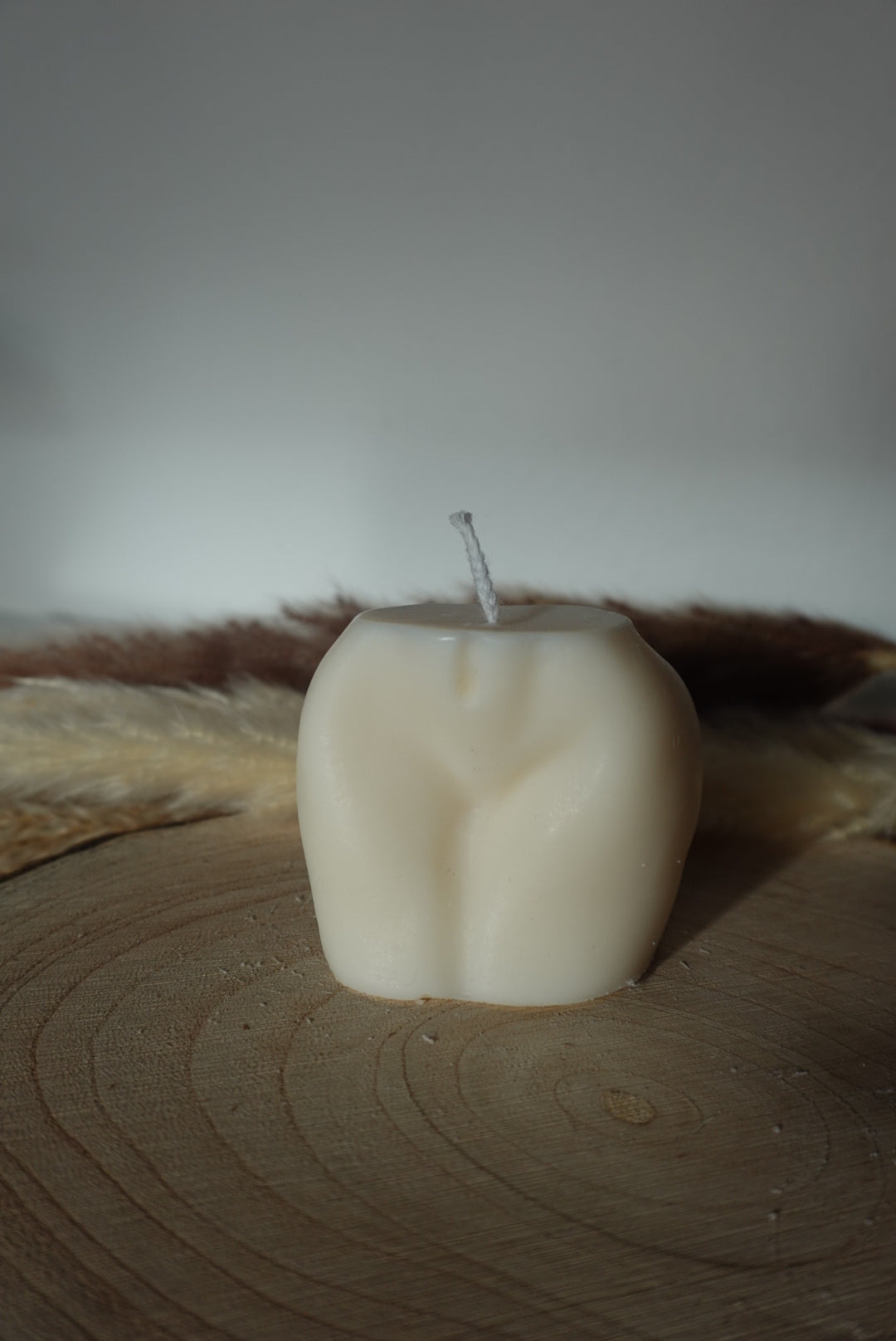 WOMAN CANDLE