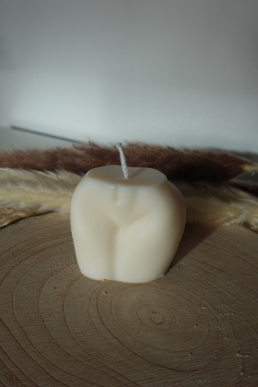 WOMAN CANDLE