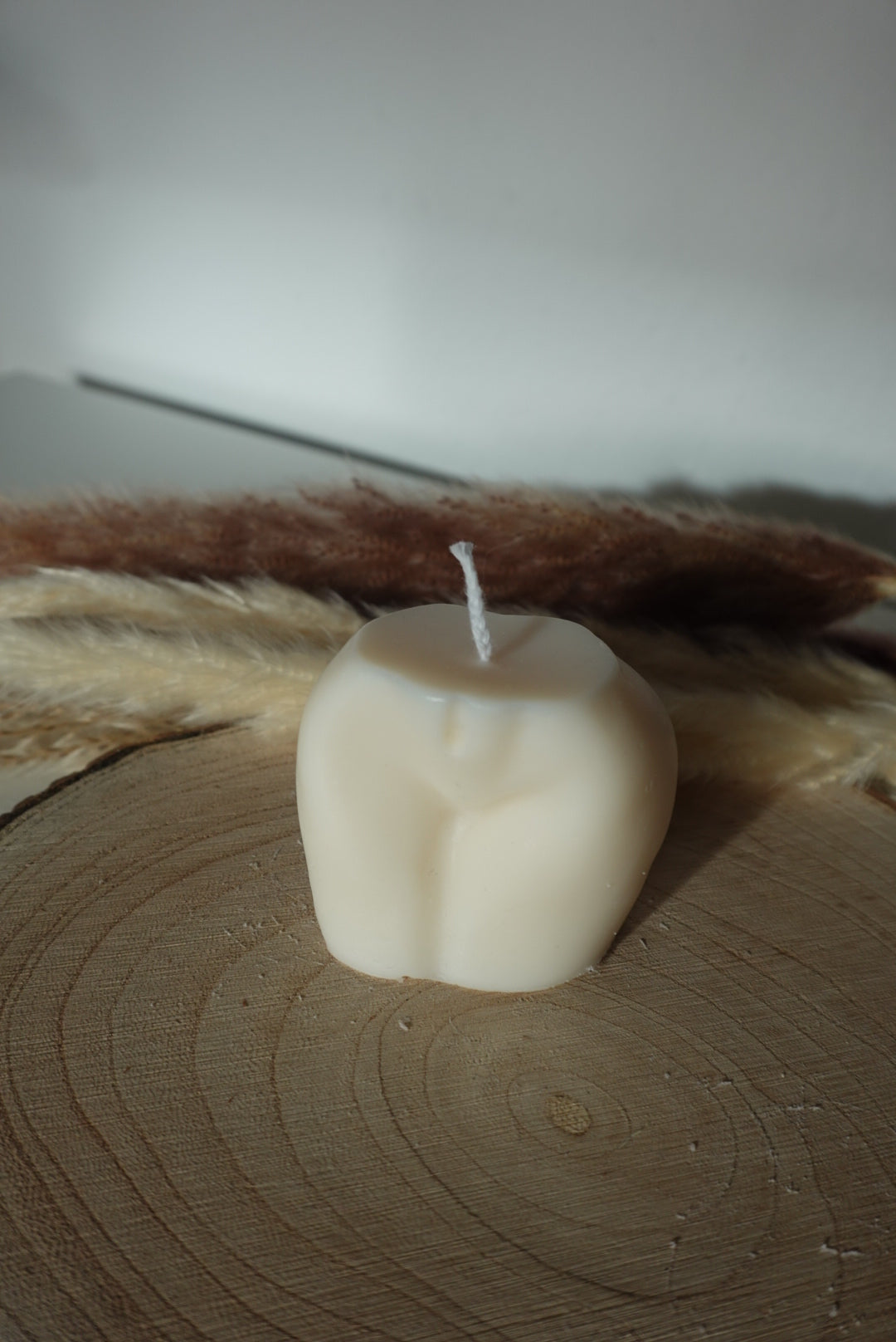 WOMAN CANDLE