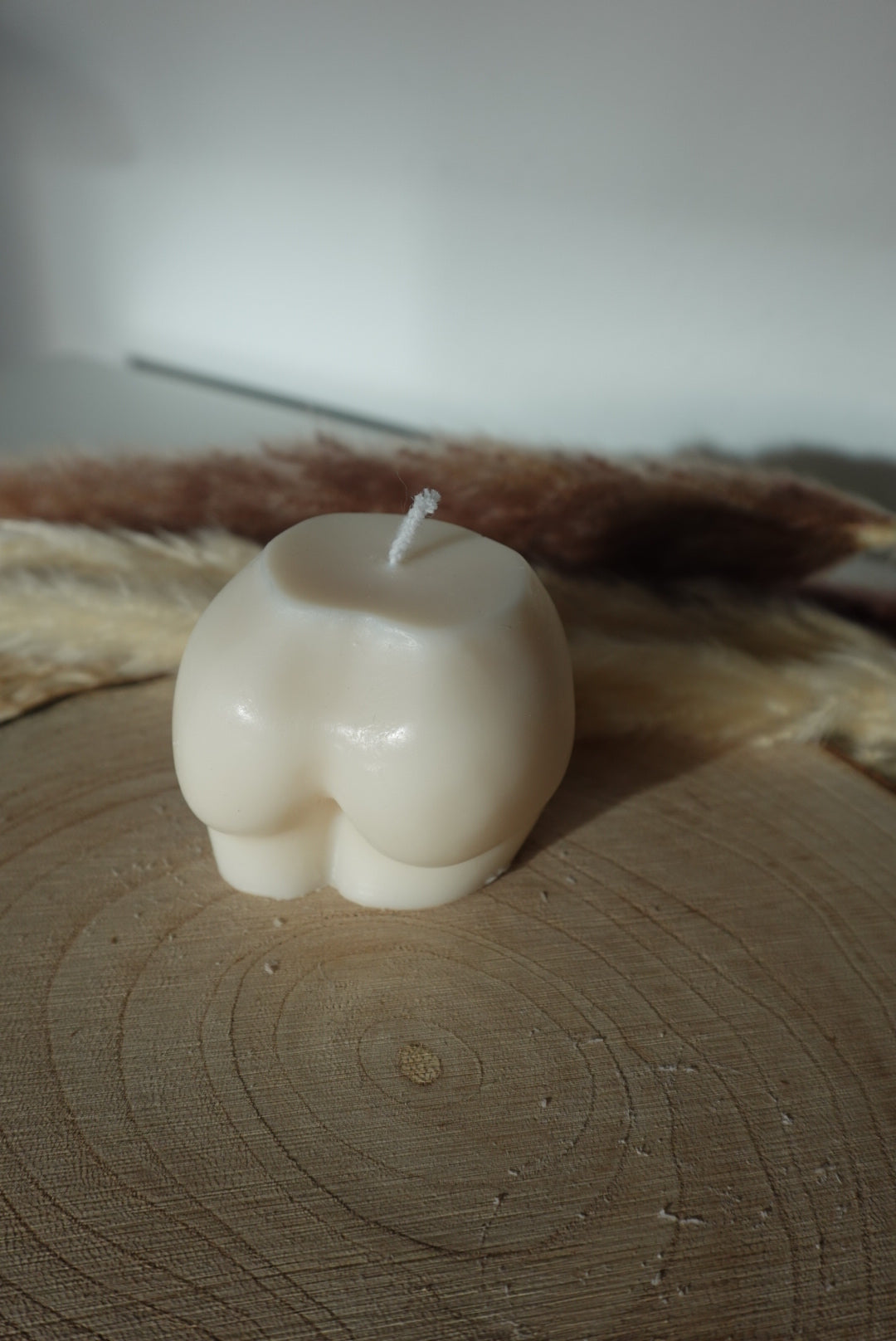 WOMAN CANDLE