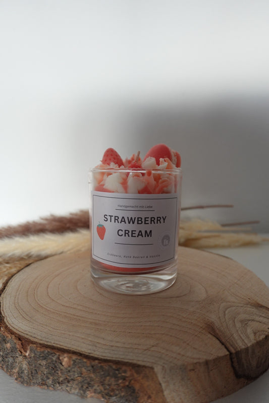 STRAWBERRY-CREAM CANDLE🍓